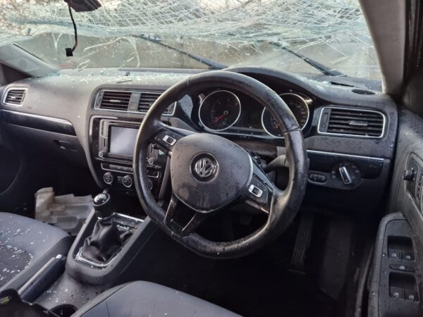 VW JETTA 2016 CUUA QYJ LC9X