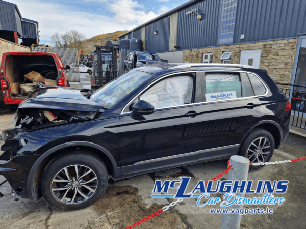 VW Tiguan 2.0 BlueMotion 2017 DFGC QZZ 6S LC9X